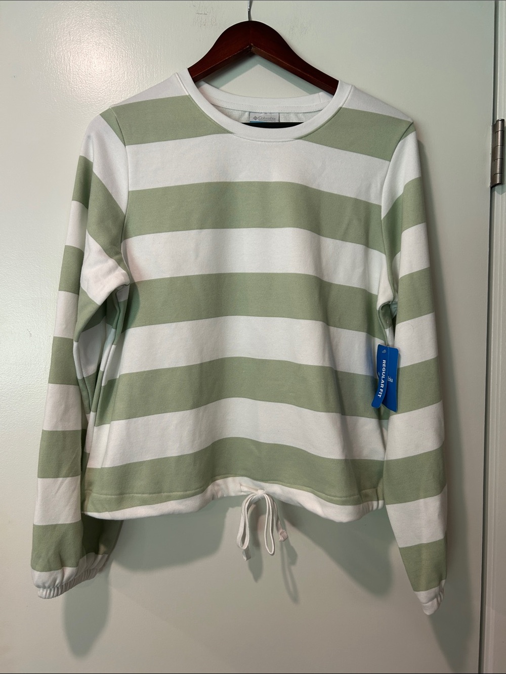 Columbia Women’s Hawkins Cliff Striped Crew in Sage & White Size Medium NWT